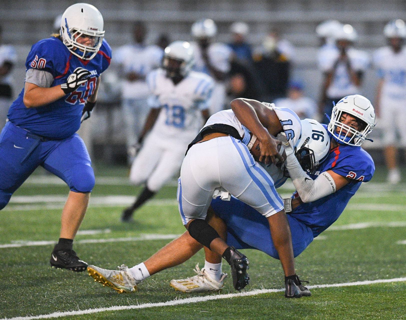 090921-qc-spt-central-football-007